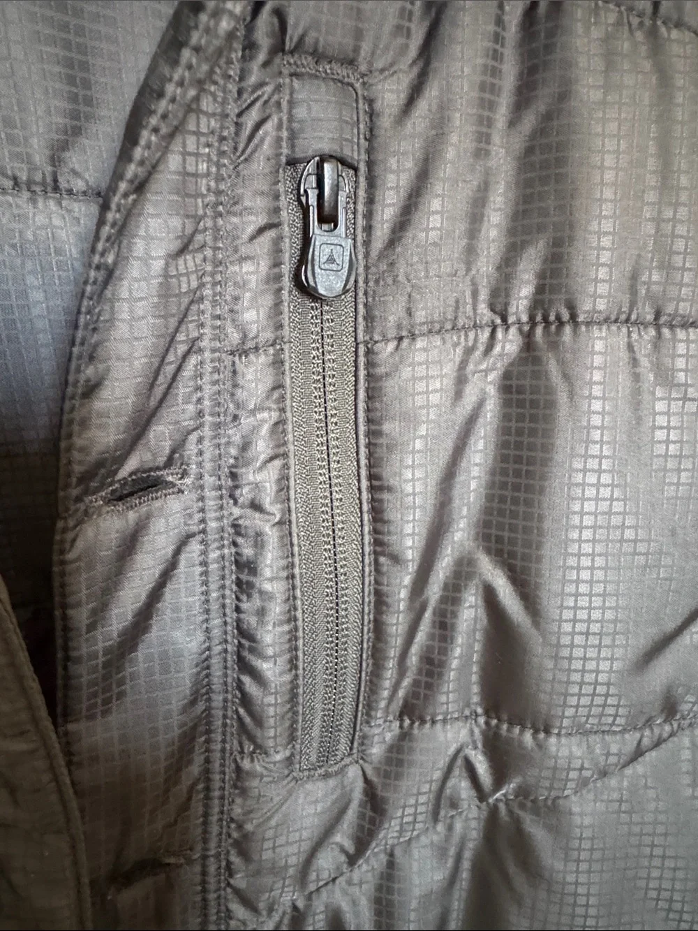 Triple Aught Design Men's Quilted Vest - Charcoal size L - Polartech